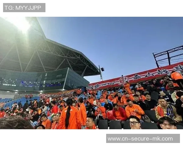 首尔与仁川足球赛激战正酣球迷热情高涨期待精彩对决 首尔与仁川足球赛激战正酣球迷热情高涨期待精彩对决