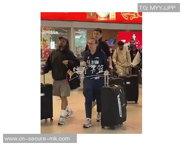 最近某篮球明星重返赛场引发球迷热议复出之路备受关注